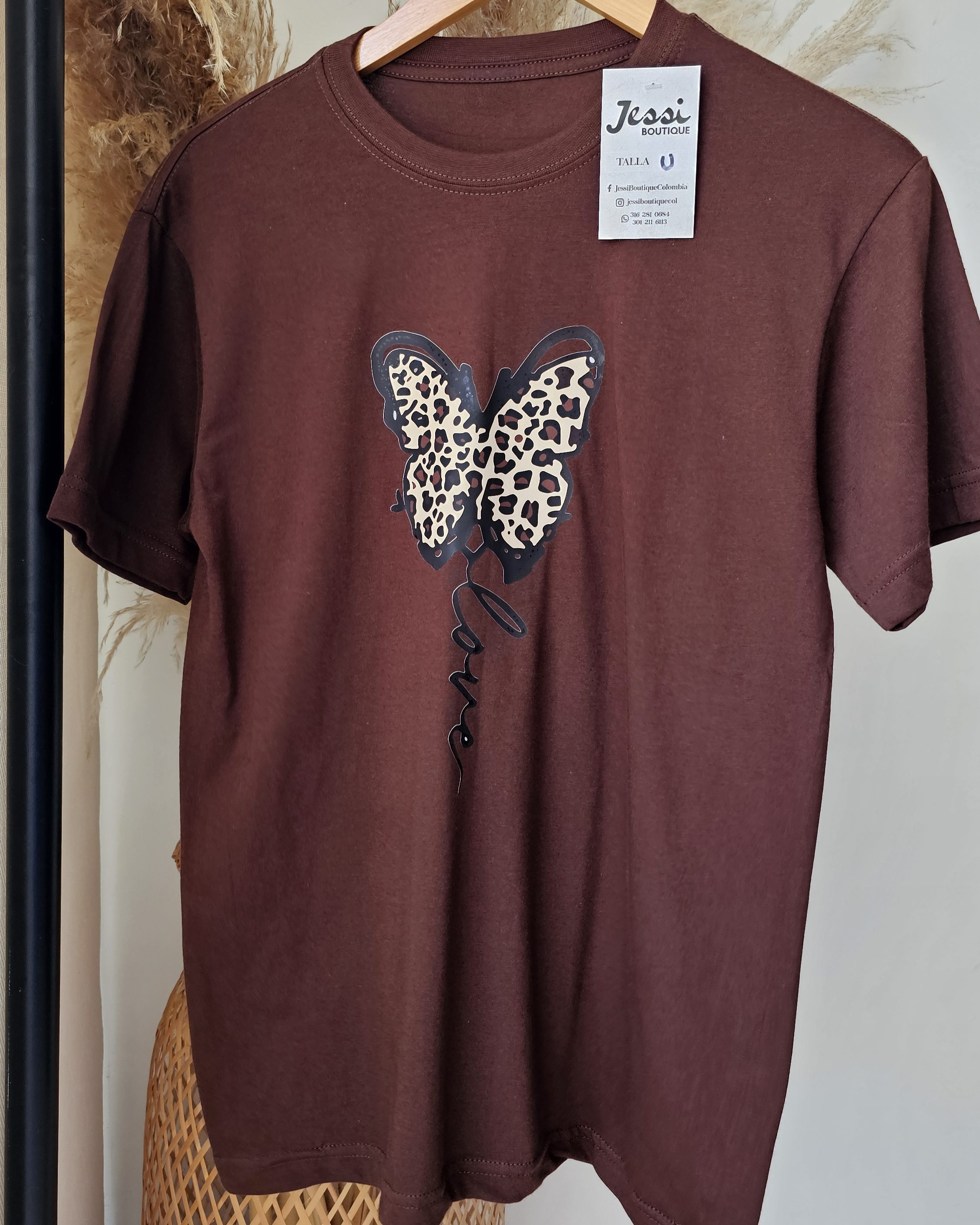 Camiseta Gráfica Algodón 'Love & Mística' Cafe