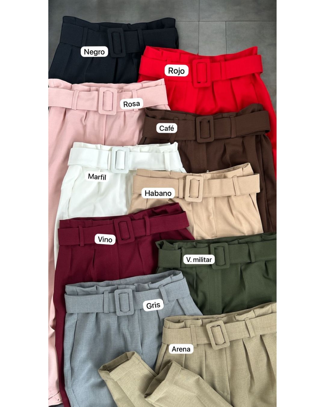 Pantalón sastre tiro alto paper bag con cinturón de hebilla. Lino tela gruesa. Disponible en gris, marrón, rojo, verde militar y más colores. Tallas S a XL. Jessi Boutique.
