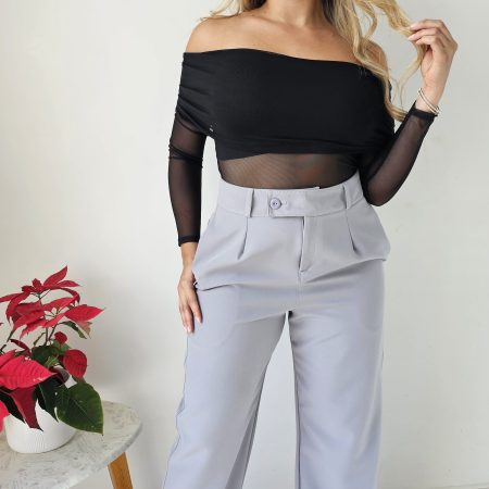 Pantalón sastre wide leg o bota ancha de tiro alto. Disponible en negro, blanco, gris, azul cielo, azul marino y marrón. Tallas S a XL. Jessi Boutique.