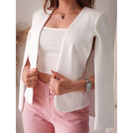 Blazer de corte capa con mangas abiertas. Material scuba. Totalmente forrado. Disponible en camel, blanco, rosa y negro. Tallas S y M. Jessi Boutique.