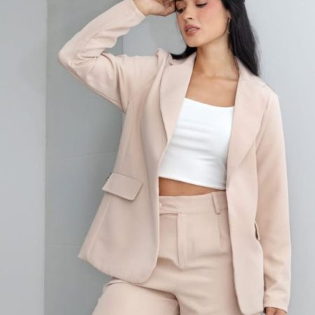 Blazer sastre de lino noche de viena, manga larga, corte relaxed fit sin hombreras. Totalmente forrado. Disponible en negro, beige, azul y más. Jessi Boutique.