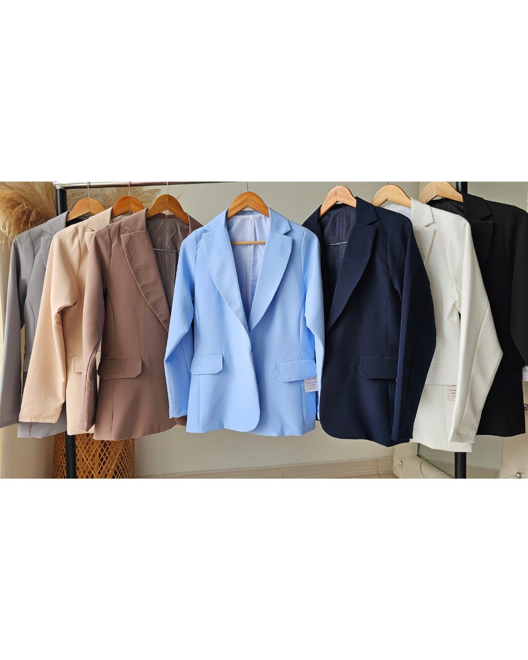 Blazer sastre de lino noche de viena, manga larga, corte relaxed fit sin hombreras. Totalmente forrado. Disponible en negro, beige, azul y más. Jessi Boutique.