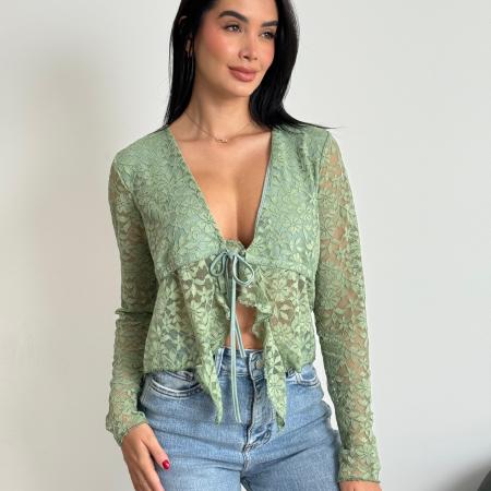 blusa top crop manga larga de blonda encaje con amarre frontal Disponible en blanco,cafe,negro,beige,amarilla, vino,mocca, azul, rosa pastel, verde. Jessi Boutique.