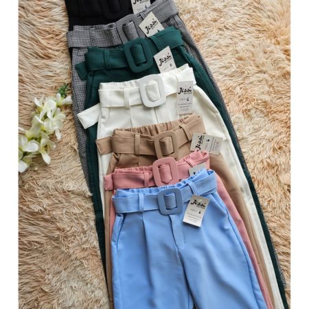Pantalón sastre tiro alto slim fit con cinturón de hebilla extraíble y cintura entresortada (elástica) atrás. Lino. Rosa y Gris. Jessi Boutique.
