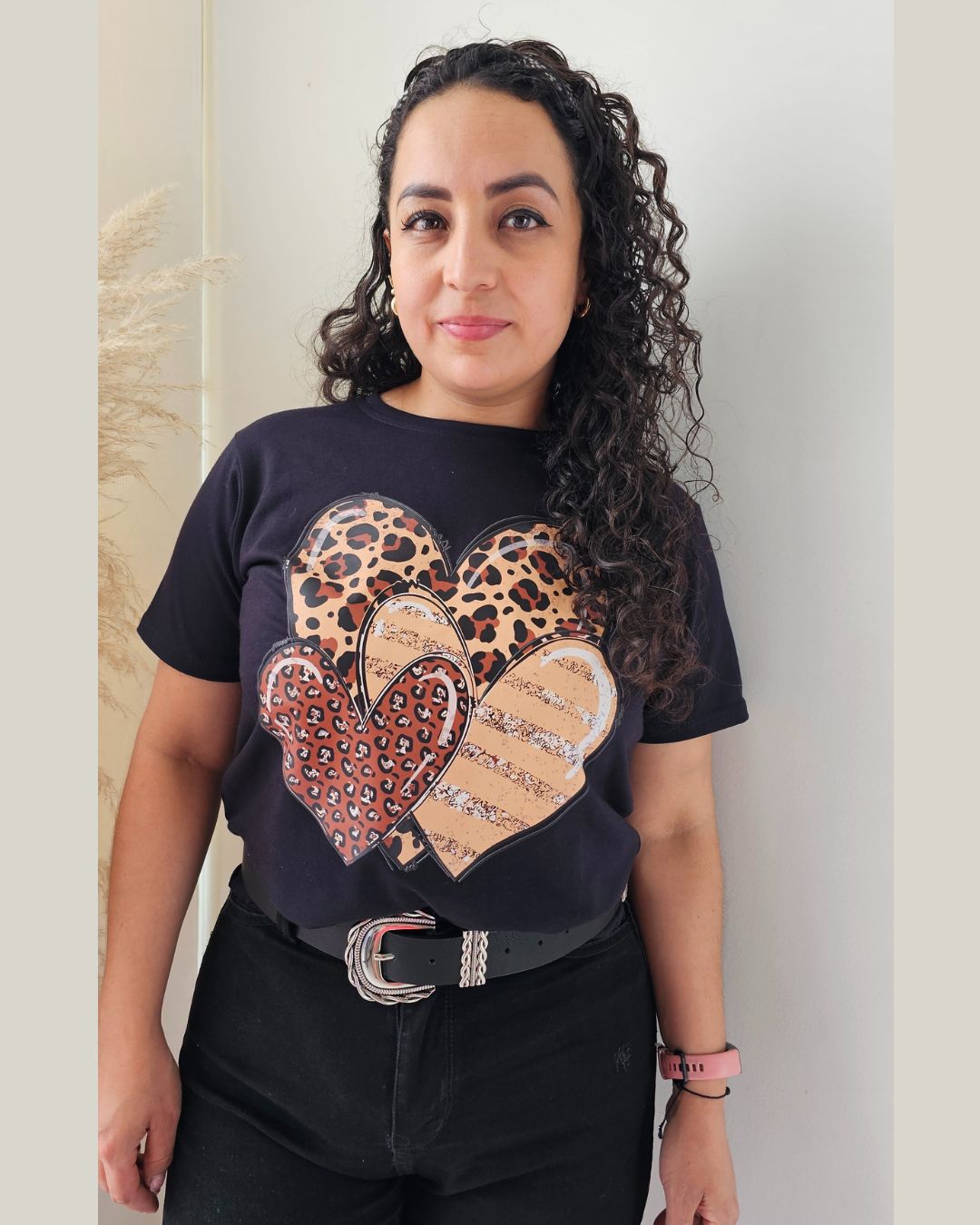CAMISETA GRÁFICA ALGODÓN 'LOVE & MÍSTICA' NEGRO