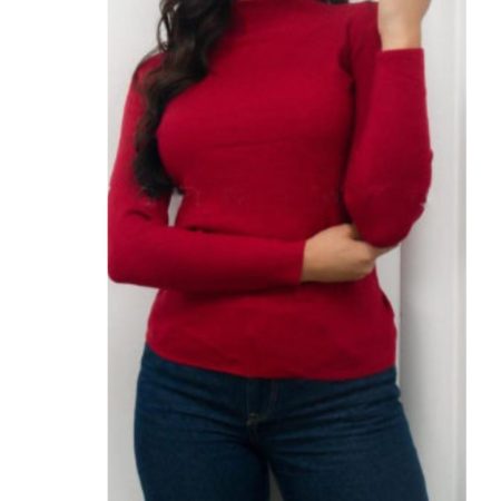 tejido de punto de manga larga con cuello tortuga (alto) bajo. Disponible en marrón, beige, negro, blanco y rojo. Talla única. Jessi Boutique.