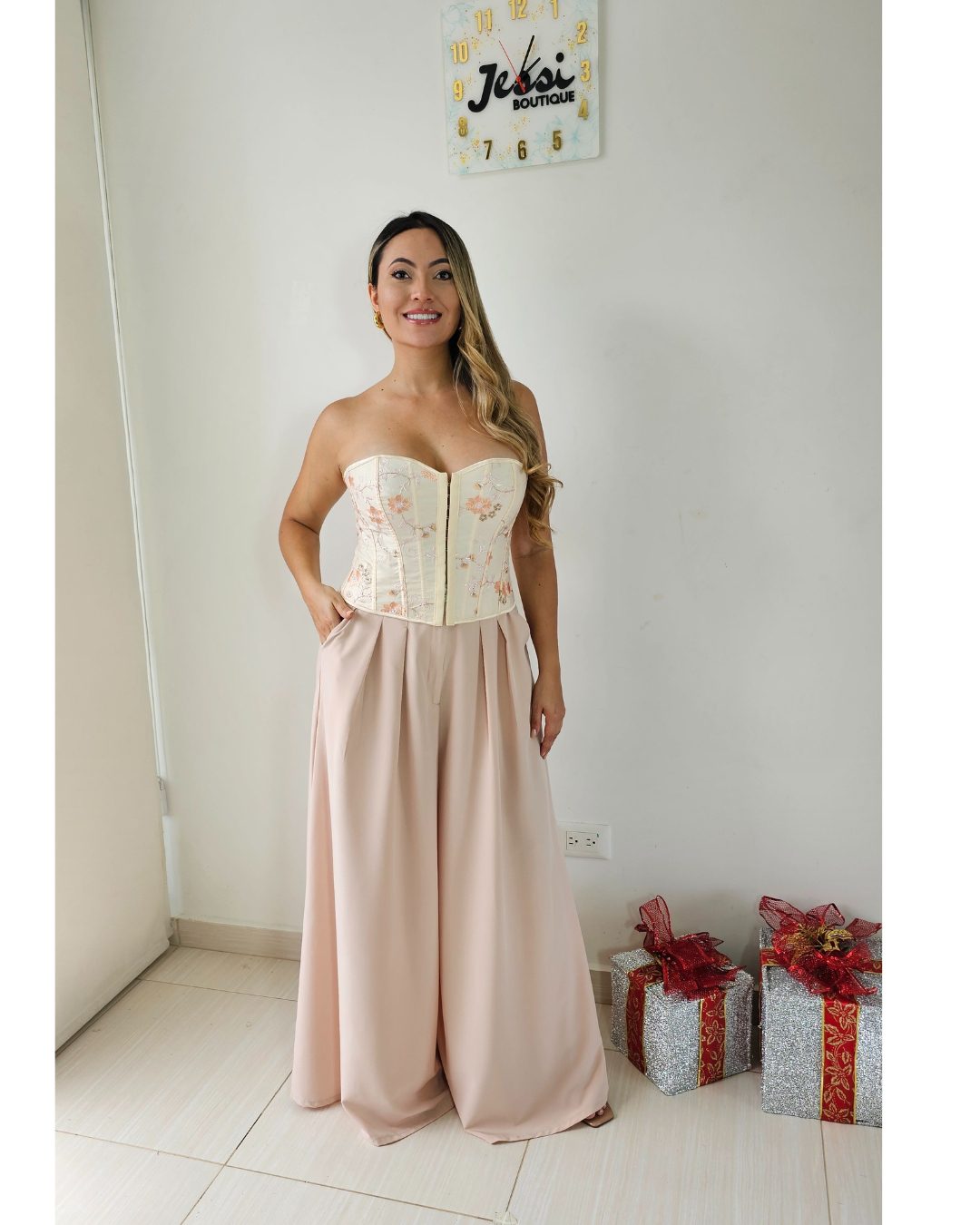 Set De Gala: Corset Bordado Y Pantalón Palazzo Fluido