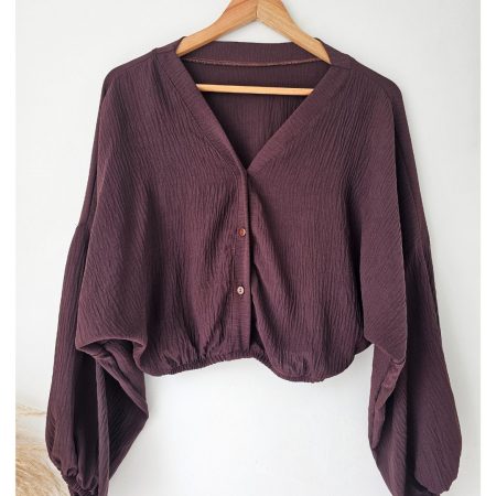 blusa para mujer en material capri con resorte en cintura y puños. blusa de manga larga fresca y elegante disponible en colores pasteles y neutros. moda femenina jessi boutique