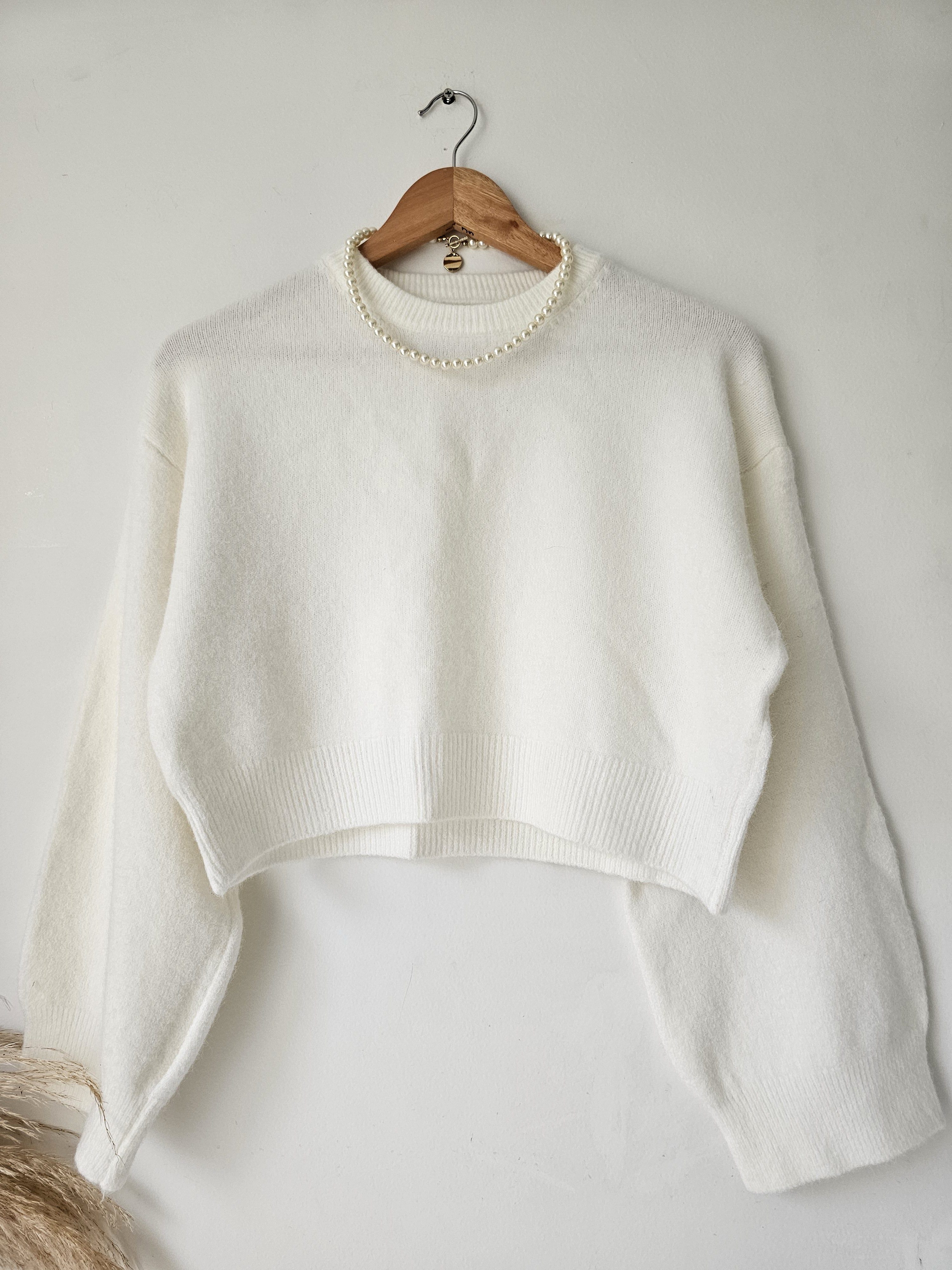 Saco tejido para mujer con diseño de rombos. Suéter de punto suave cuello redondo. Saco de hilo grueso para invierno o clima frío. Moda femenina Jessi Boutique