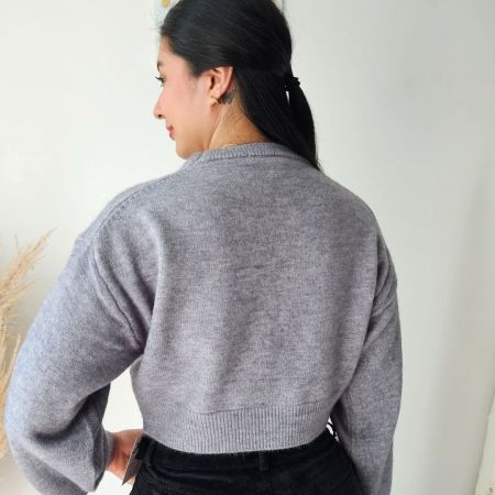 Saco tejido para mujer con diseño de rombos. Suéter de punto suave cuello redondo. Saco de hilo grueso para invierno o clima frío. Moda femenina Jessi Boutique