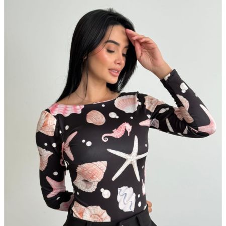 Body manga larga estampado marino para mujer. Body con espalda descubierta y doble tela adelante. Blusa tipo body ajustada con diseño de mar. Moda femenina Jessi Boutique